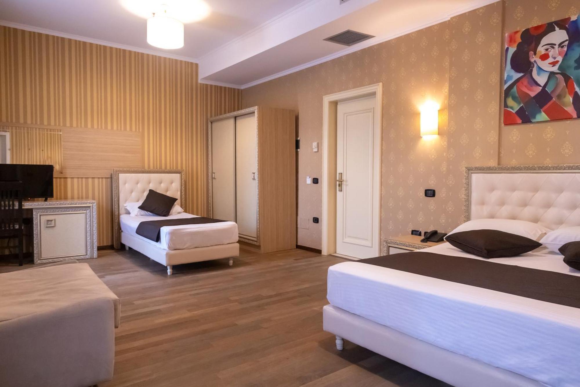 Amh Hotel Durrës Extérieur photo