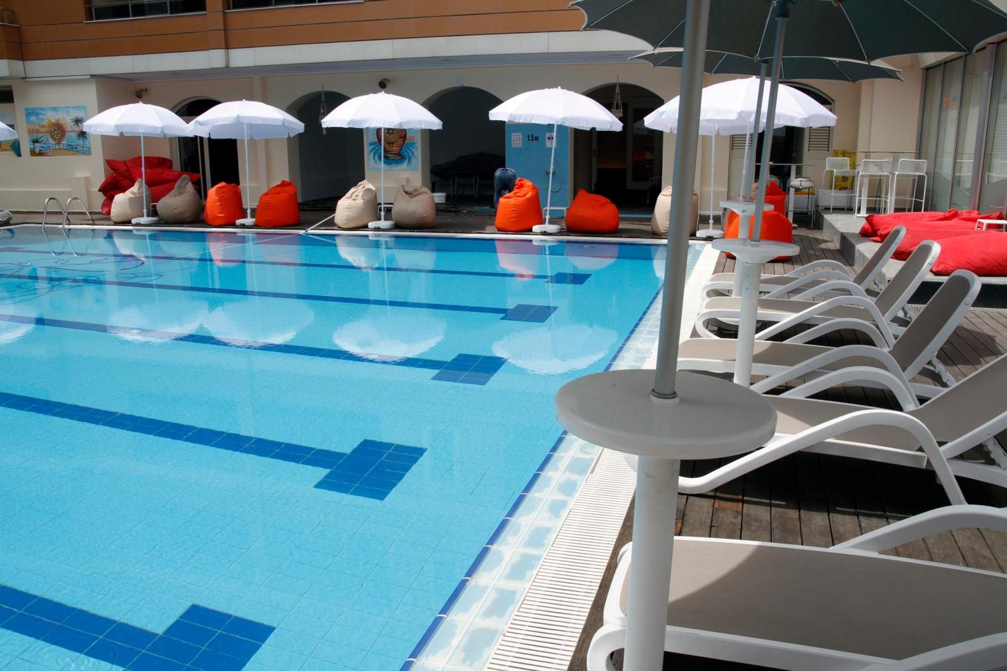 Amh Hotel Durrës Extérieur photo
