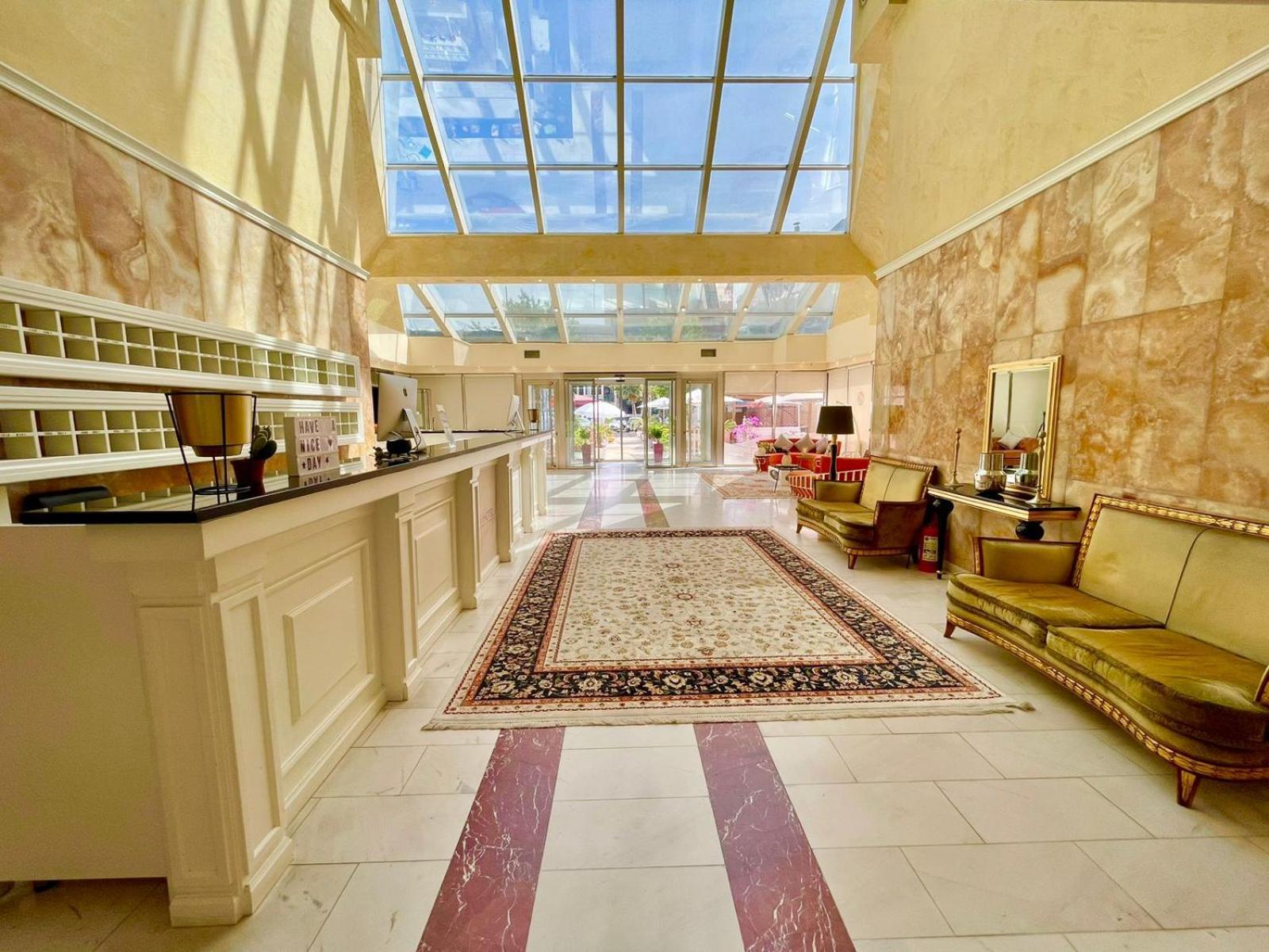 Amh Hotel Durrës Extérieur photo