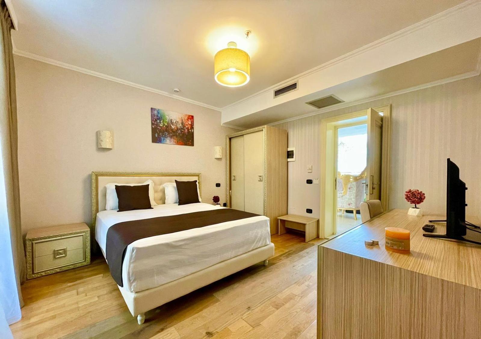 Amh Hotel Durrës Extérieur photo